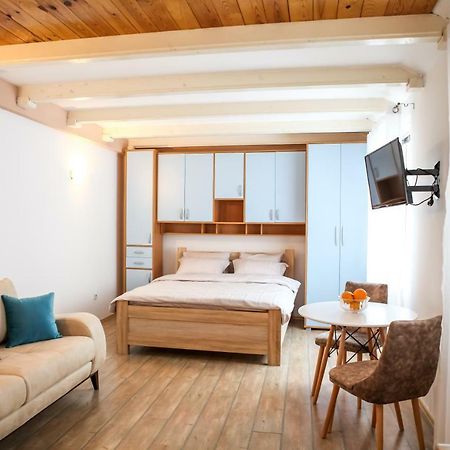Sara Apartment Τσέτινιε Εξωτερικό φωτογραφία