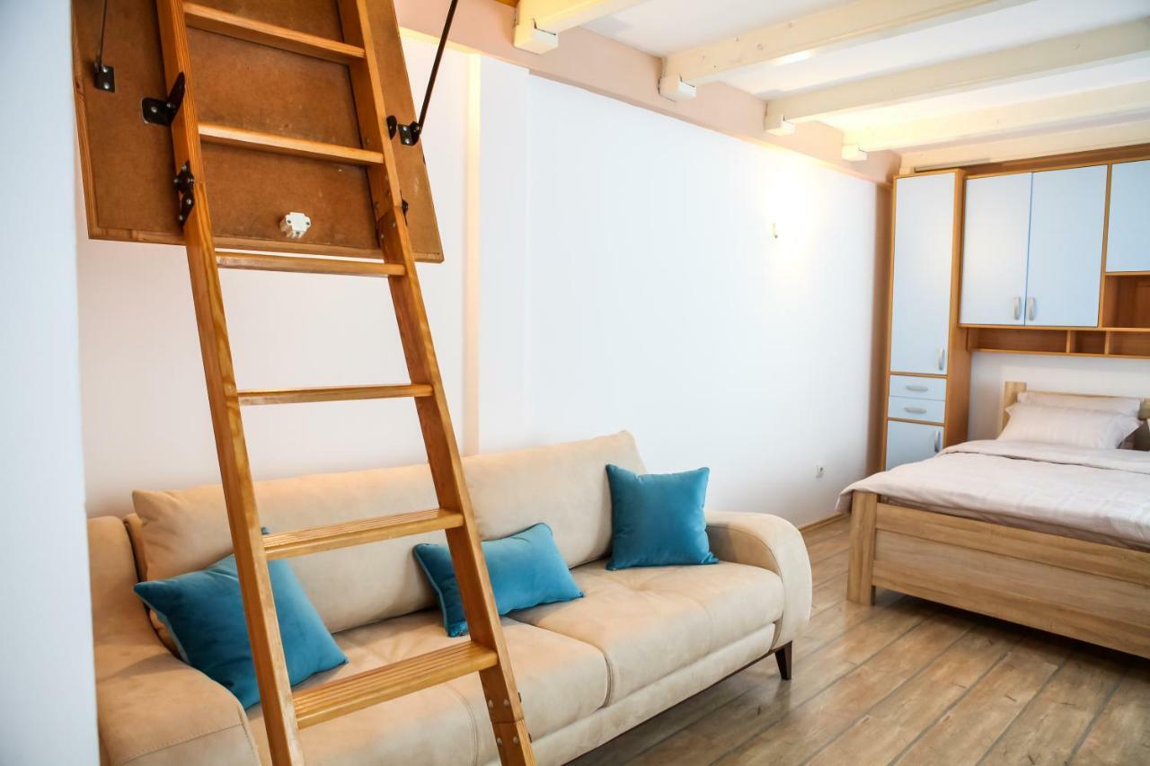 Sara Apartment Τσέτινιε Εξωτερικό φωτογραφία